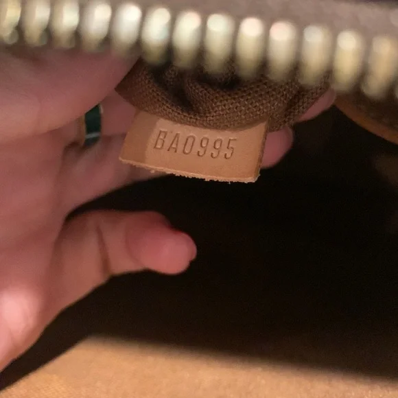 Louis Vuitton Alma PM (bigger one) Hand Bag - Picture 13 of 13